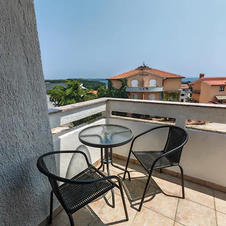 בית הארחה Finera